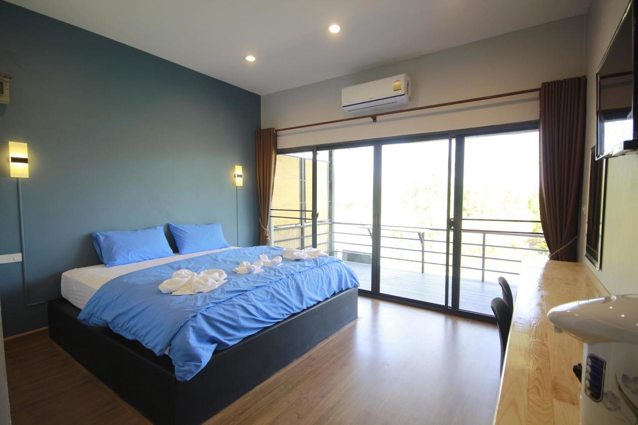 Ma Der Bua Hotel Kumphawapi 外观 照片