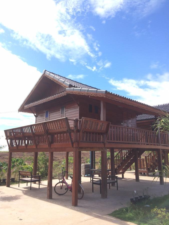 Ma Der Bua Hotel Kumphawapi 外观 照片